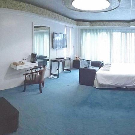 Reddoorz Premium At The Grand Peninsula Suites Balanga Екстер'єр фото