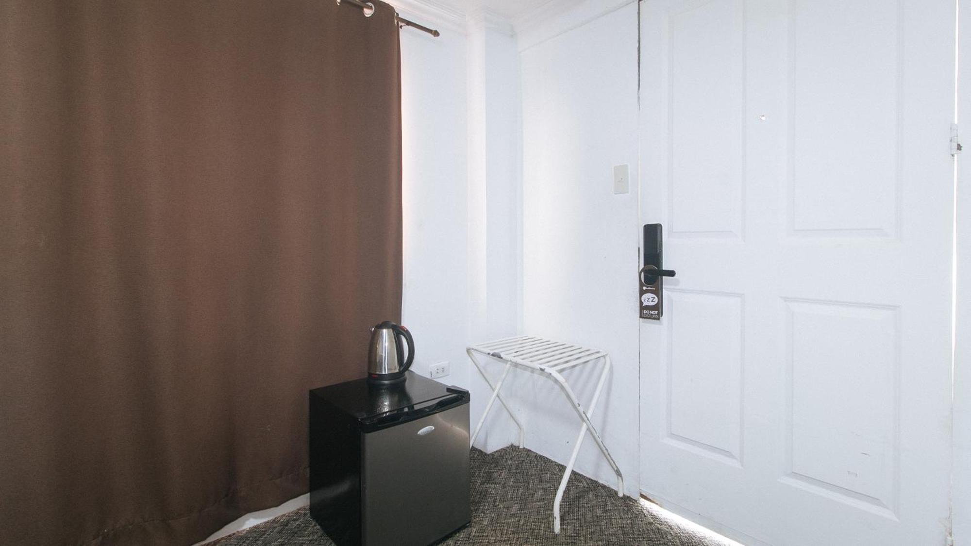 Reddoorz Premium At The Grand Peninsula Suites Balanga Екстер'єр фото